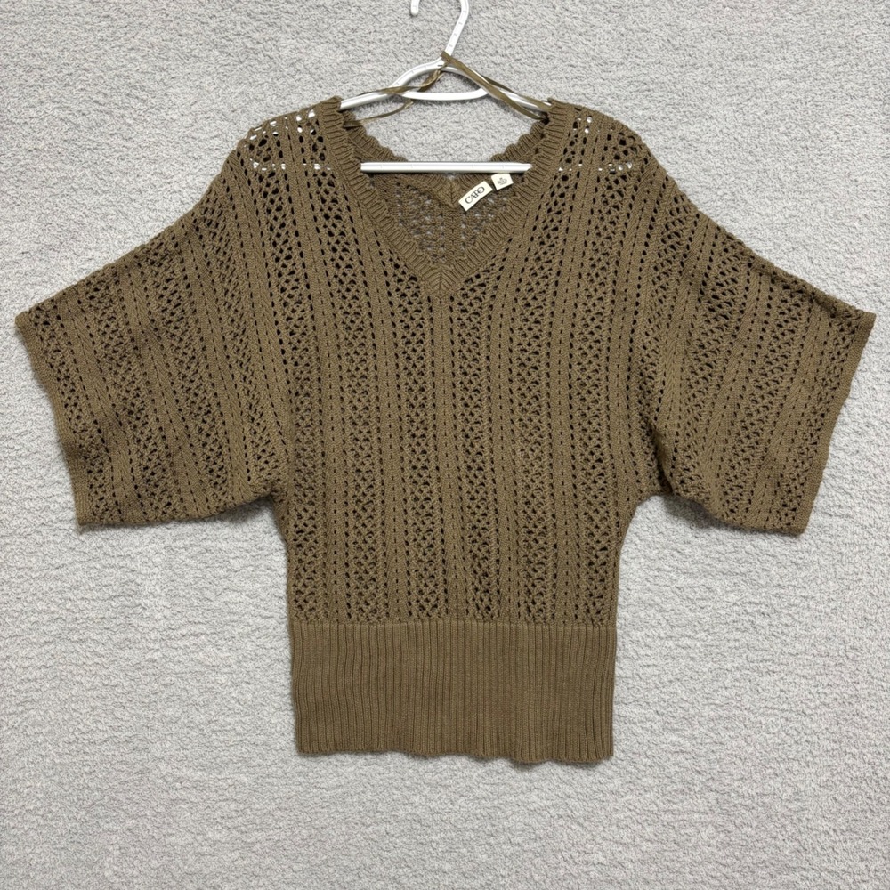 Open Knit V-Neck Short Sleeve Sweater Medium – Cato